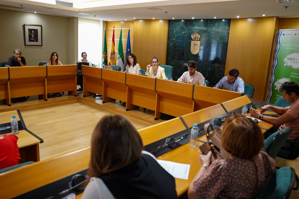 La Comisión de Impulso Local Comunitario (CLIC) se reúne para hacer un balance del primer año del programa ERACIS+ que arroja excelentes resultados en El Ejido