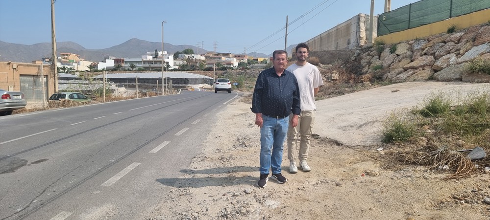 El PSOE de El Ejido reclama mayor seguridad en la curva de entrada a Balanegra