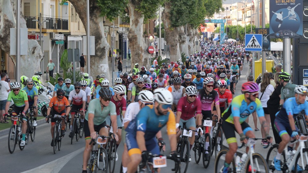 La pasión ciclista de La Indomable inunda Berja en una gran jornada con 1.600 ciclistas