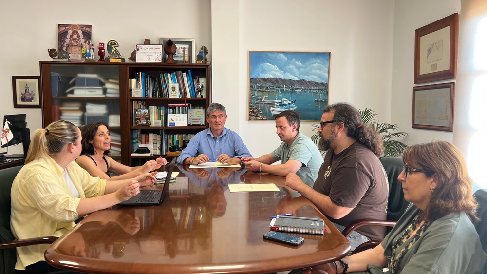 Ayuntamiento de Adra y Berrintxe Producciones ultiman los detalles de la XII edición del The Juergas Rock Festival