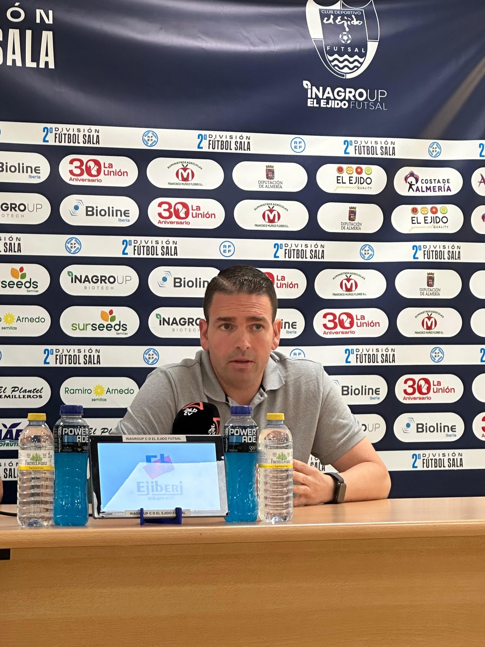 Guillermo Martínez: "Es prioritario trabajar en un equipo que cuando la afición lo vea sepa que se está dejando el alma en cada partido"