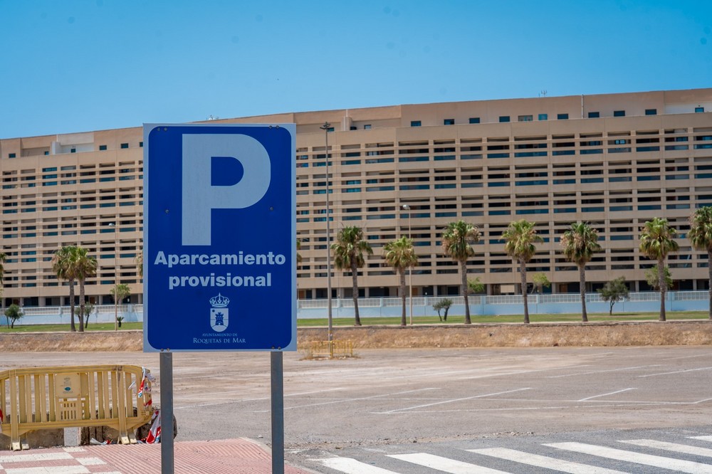 El parking de Playa Serena ya está listo para el verano