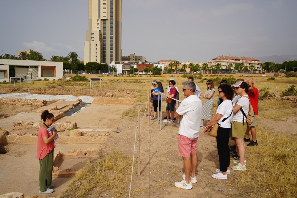 El Ejido se suma a las Jornadas Europeas de Arqueología 2025 con una visita guiada al Yacimiento de Ciavieja