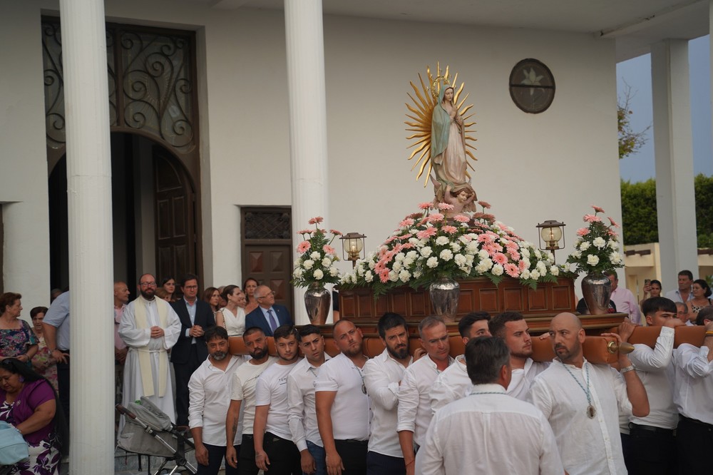 Matagorda procesiona a su patrona, la Virgen de Guadalupe