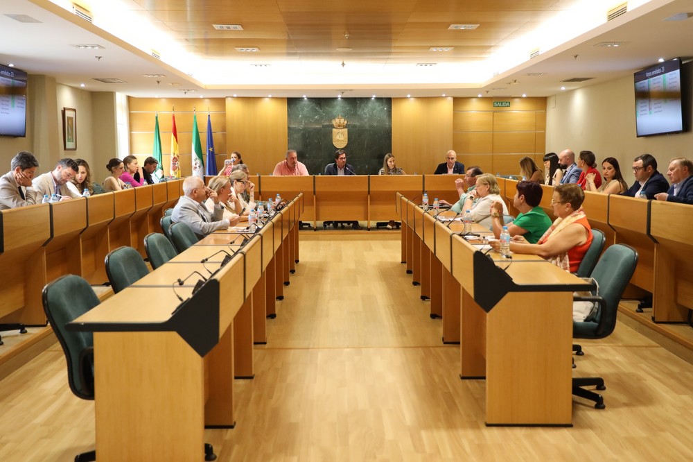 El Pleno aprueba los festivos locales de El Ejido para 2026: 27 de abril y 29 de junio