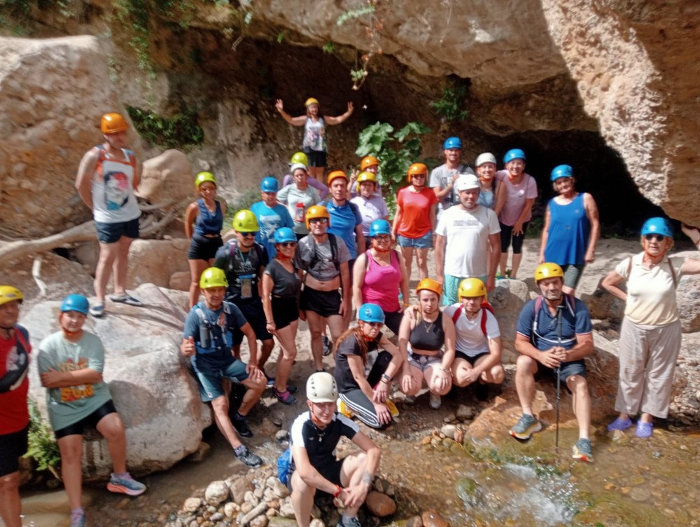 Una treintena de dalienses disfrutan una jornada por Las Canales de Padules