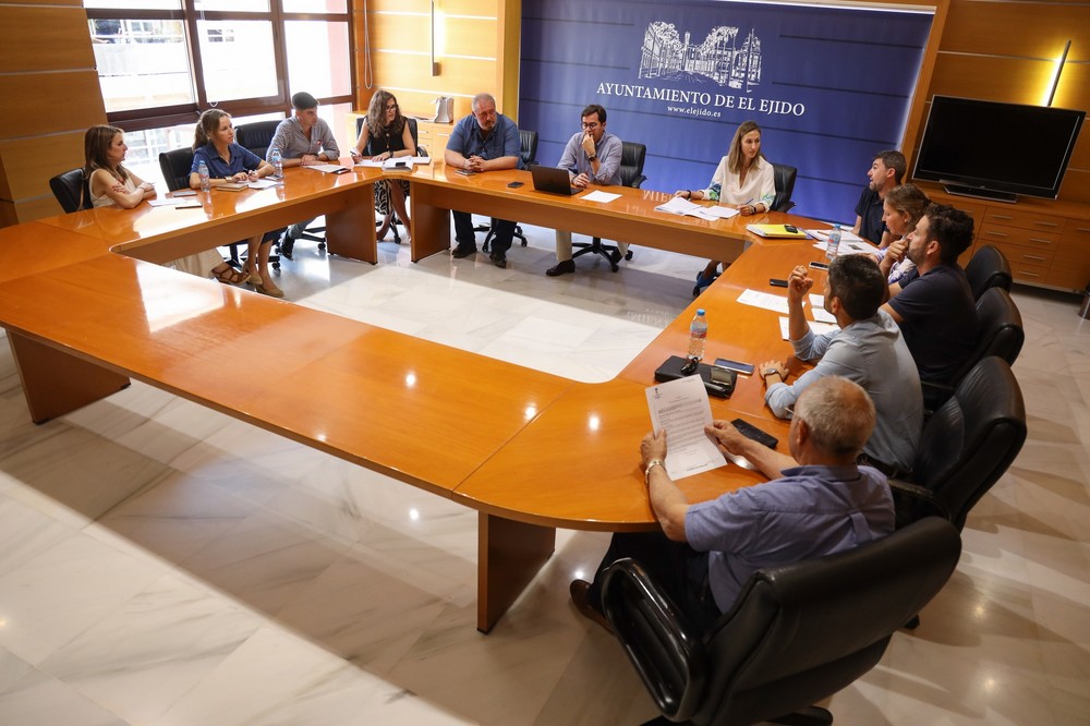 La Junta de Gobierno aprueba la prórroga del programa ‘Aula de Ocio’ para el próximo curso, que ha ofrecido este año 60 talleres formativos
