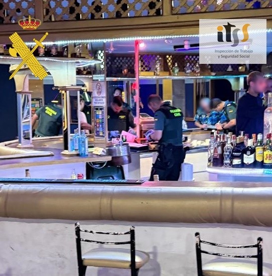 Drogas, contrabando e infracciones laborales en el ocio nocturno de Roquetas de Mar
