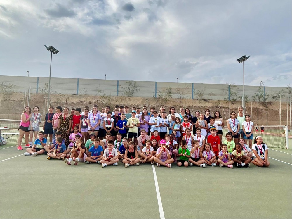 Las Escuelas Municipales de Tenis de Vícar ponen fin a una temporada de grandes éxitos deportivos