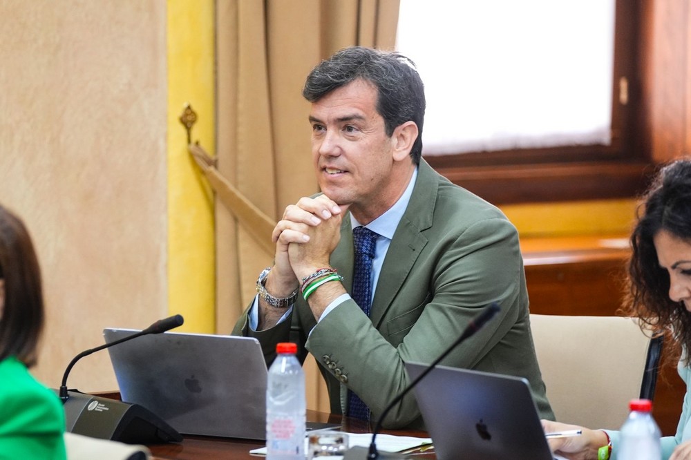 El parlamentario Juan José Salvador destaca la transformación de Roquetas de Mar gracias a la colaboración Ayuntamiento y Junta