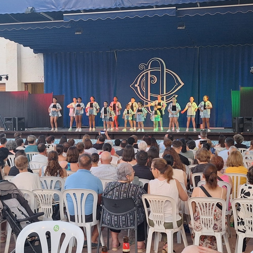 Noche de arte y espectáculo en la Gala Semblanza Dalías