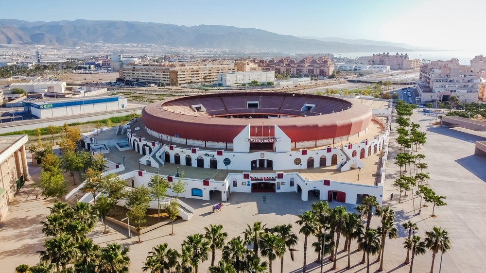 Roquetas de Mar recupera locales de la Plaza de Toros para nuevos usos municipales