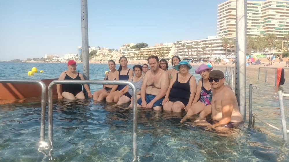 Clece llevará a la playa a los mayores de Vícar cada miércoles de julio