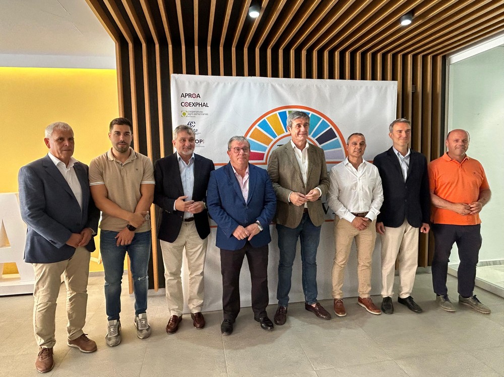 Más de 200 personas celebran en Adra el compromiso y la innovación del modelo cooperativo