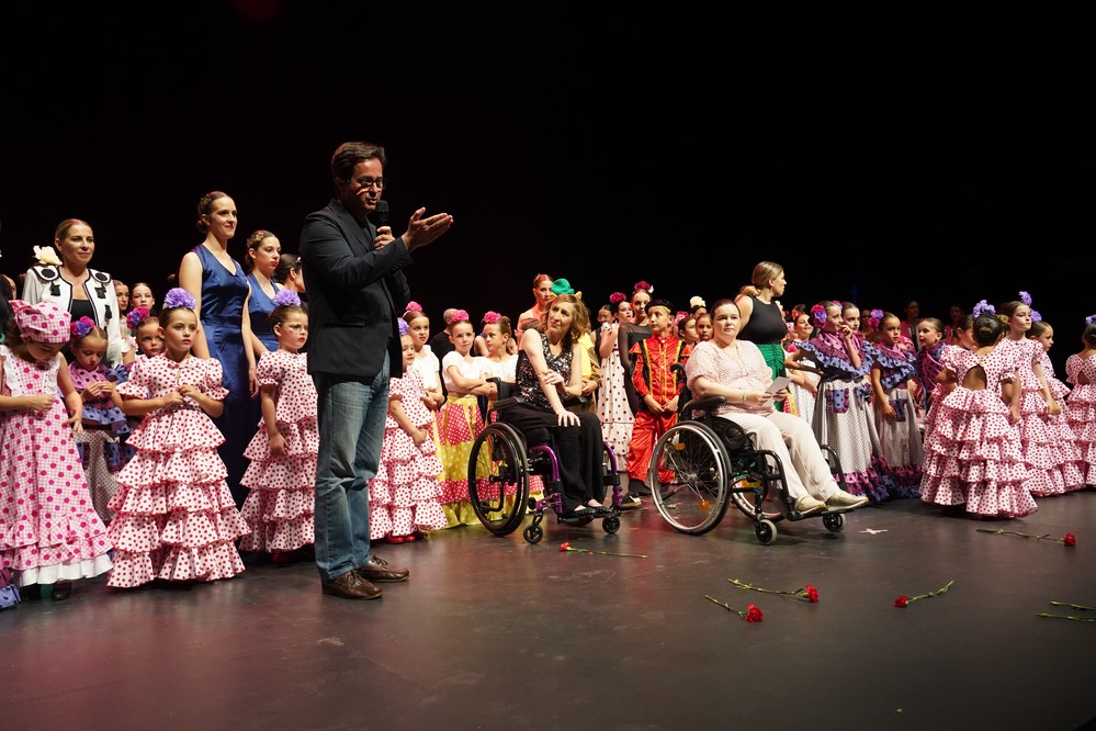 El IV Festival de la Escuela de Danza ‘Alejandra Foruria’ reinterpreta ‘La Cenicienta’ a beneficio de ASPAYM