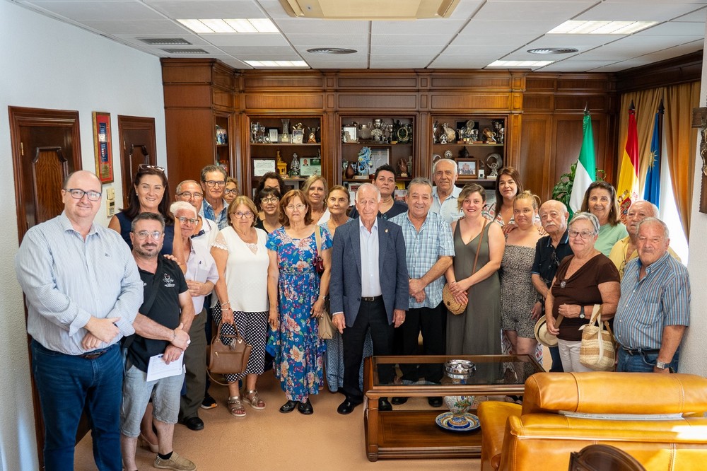 El Ayuntamiento de Roquetas de Mar renueva su apoyo a las asociaciones de mayores del municipio