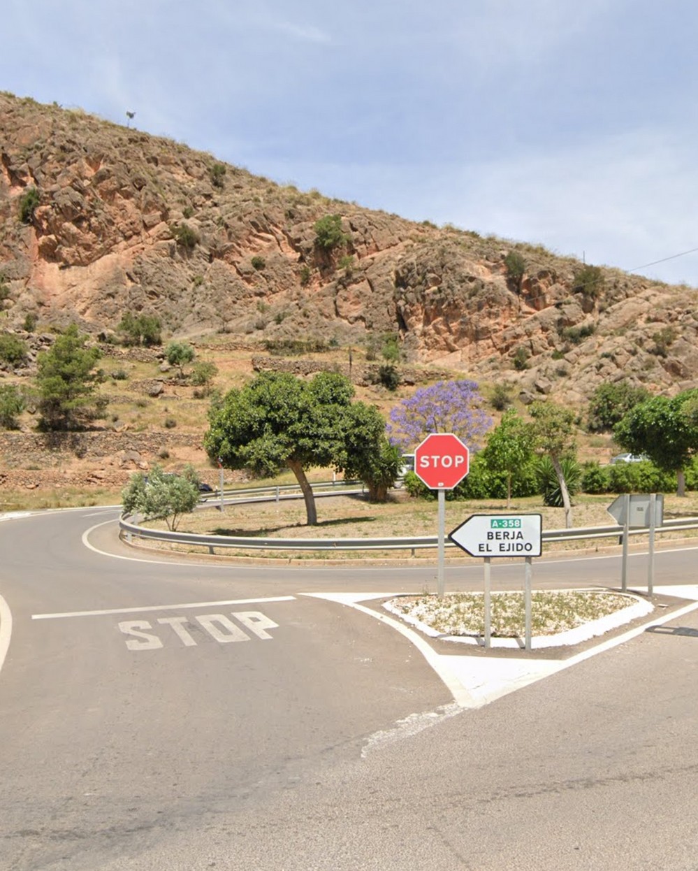 Un fallecido por un accidente de tráfico en la entrada norte de Dalías