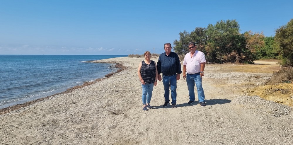 El PSOE advierte de que la playa de Guardias Viejas se ha quedado sin accesos por la costa