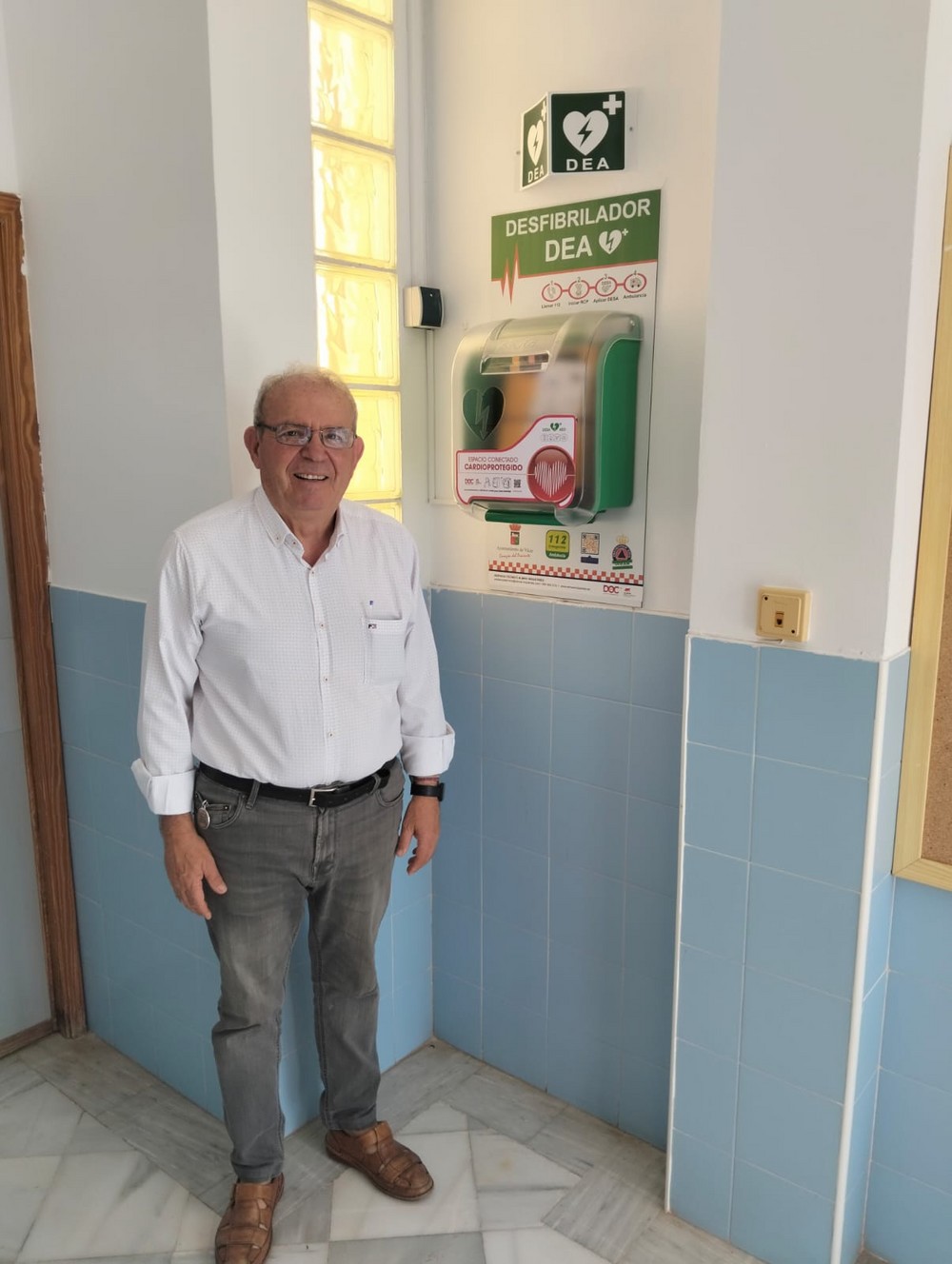 Todos los barrios de Vícar contarán con nuevos equipos desfibriladores