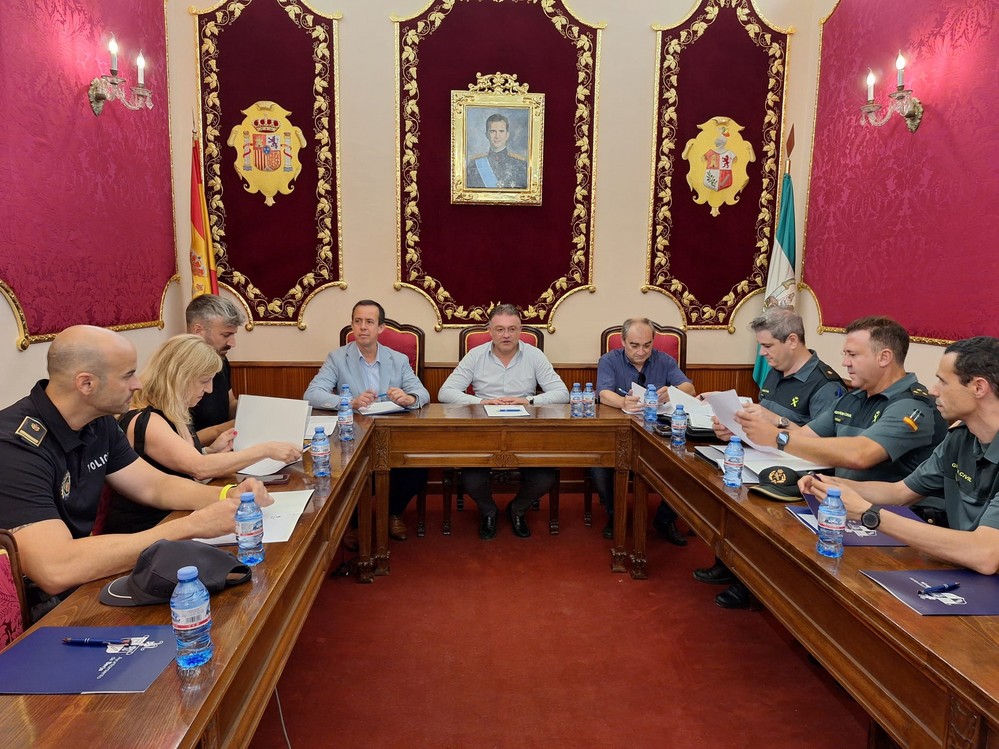 La Junta Local de Seguridad de Berja coordina el dispositivo especial para los conciertos de verano y la feria