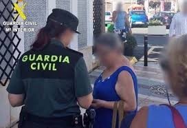 Estafan más de 7.000 euros a una mujer de Roquetas de Mar con el 'timo del tocomocho'