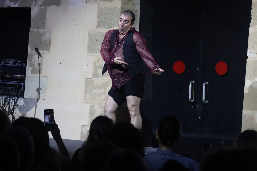 Noche de risas y música con un Teatro Breve que cumple 25 años desde que echó a andar