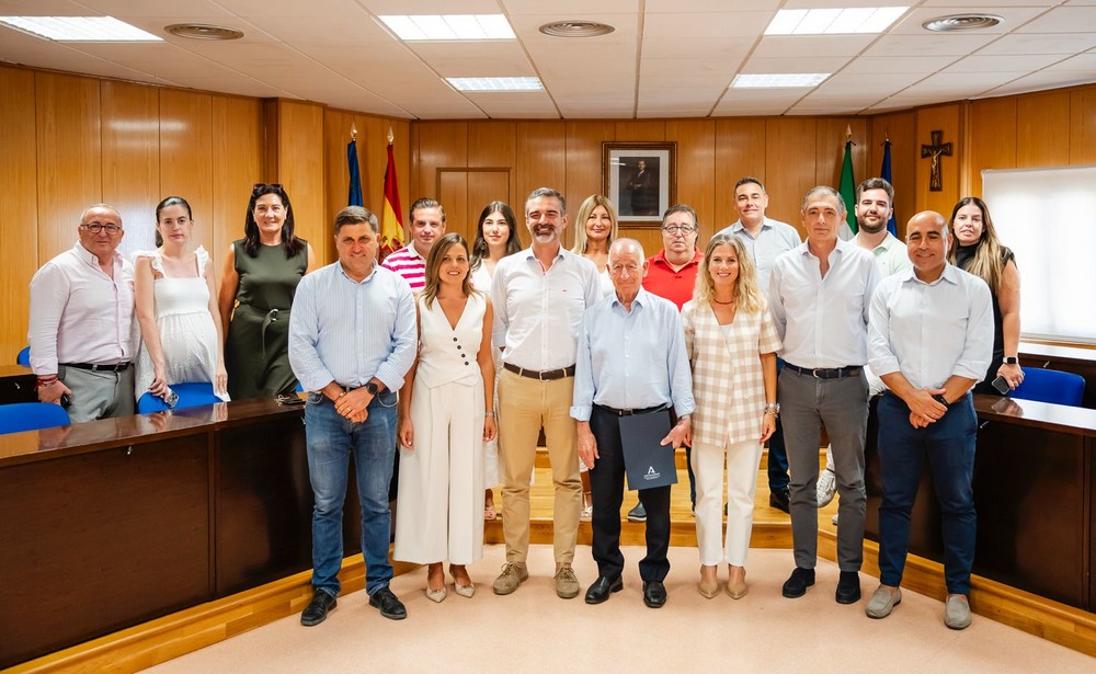 La Junta entrega la concesión de agua desalada para abastecimiento por 20 años al Ayuntamiento de Roquetas de Mar