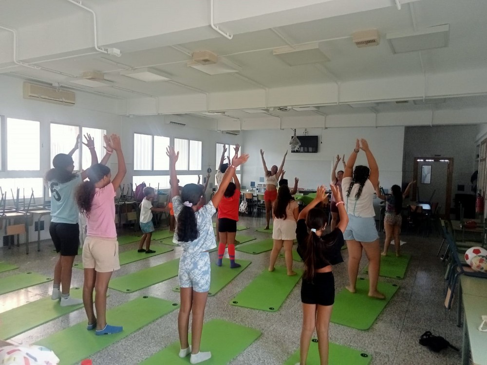 Una treintena de niños participan en la Escuela de Verano de Matagorda