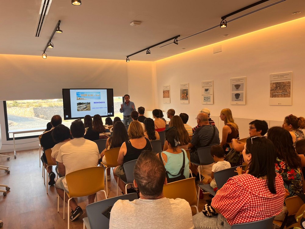 Éxito de participación en las visitas guiadas para descubrir el patrimonio cultural e histórico de El Ejido
