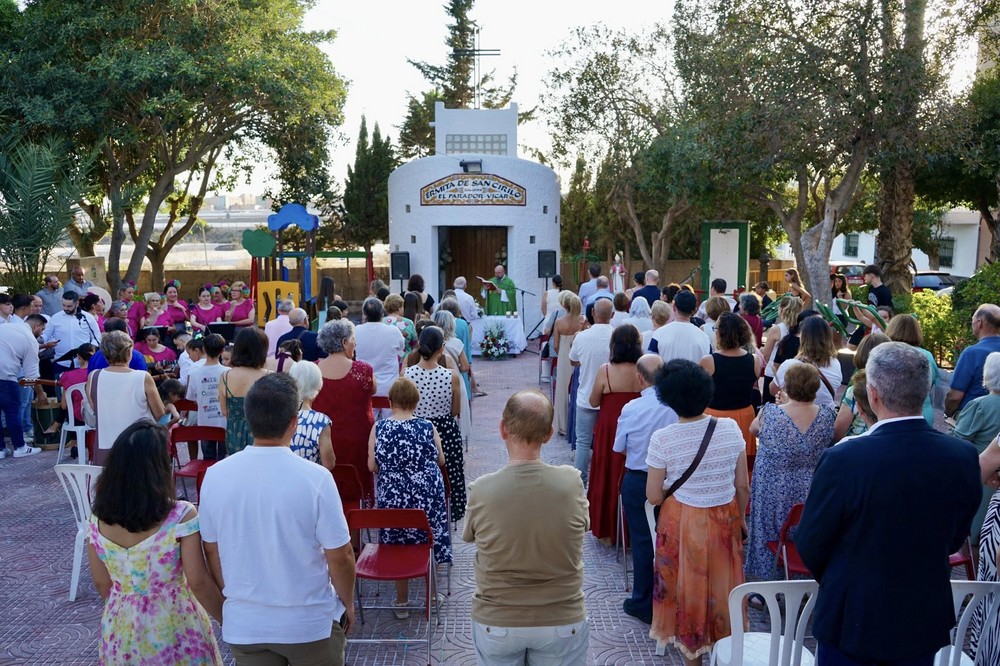 Los vecinos de El Parador de Vícar honran con entusiasmo a su patrón, San Cirilo
