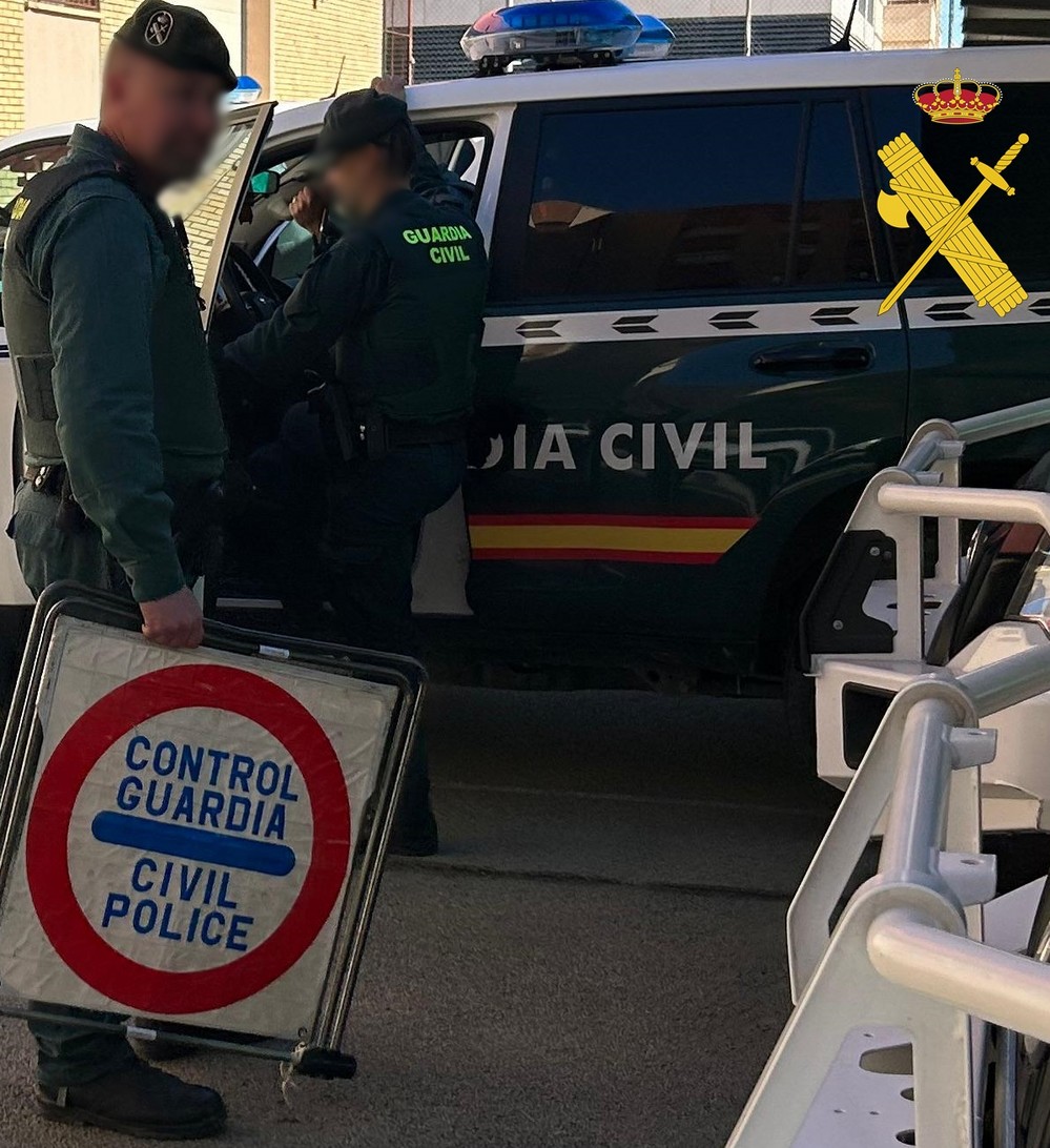 La Guardia Civil refuerza la seguridad ciudadana en Roquetas de Mar con dispositivos preventivos en zonas turísticas y festivales