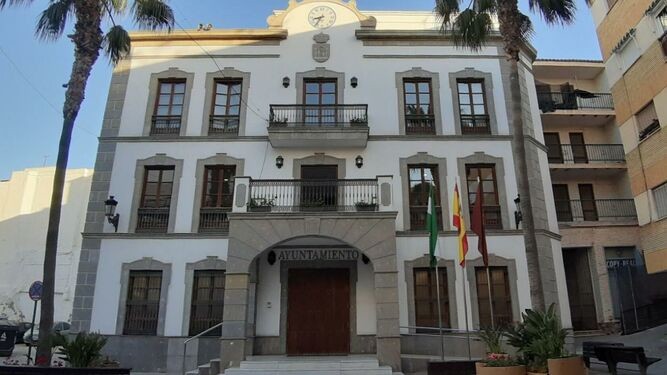 Adra aumenta un 3% el salario de casi 180 auxiliares del servicio de Ayuda a Domicilio