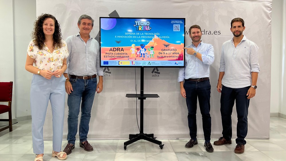 Continúa la conciliación en Adra en septiembre con el programa educativo ‘TecnoTribu’