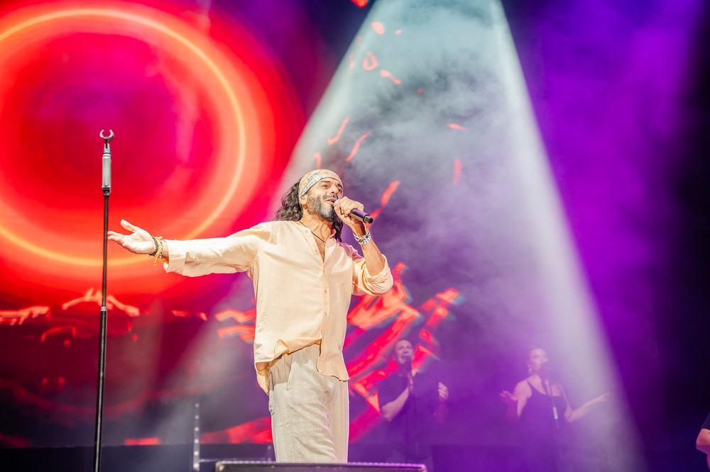 El Arrebato pone a bailar a miles de personas en Playa Serena II