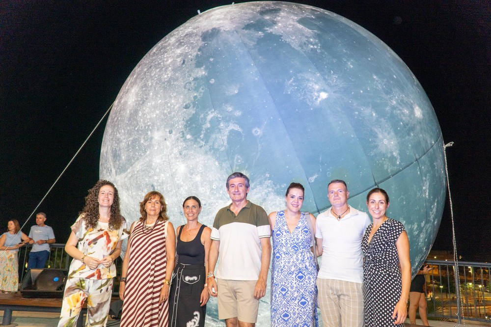 Adra vive una inolvidable ‘Noche en Vela’