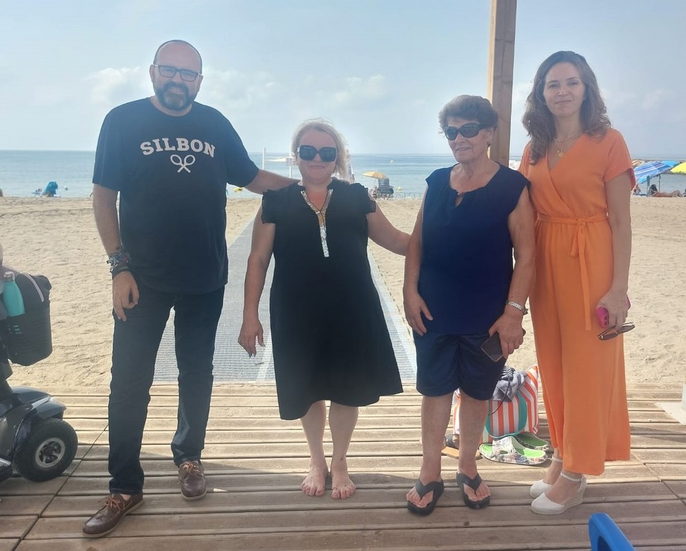 La Playa de Levante incorpora nuevos servicios para personas con movilidad reducida