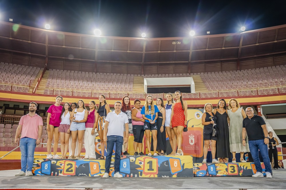 La Gala de Clausura de Las 100 Horas reúne a 1.500 personas en la Plaza de Toros de Roquetas de Mar