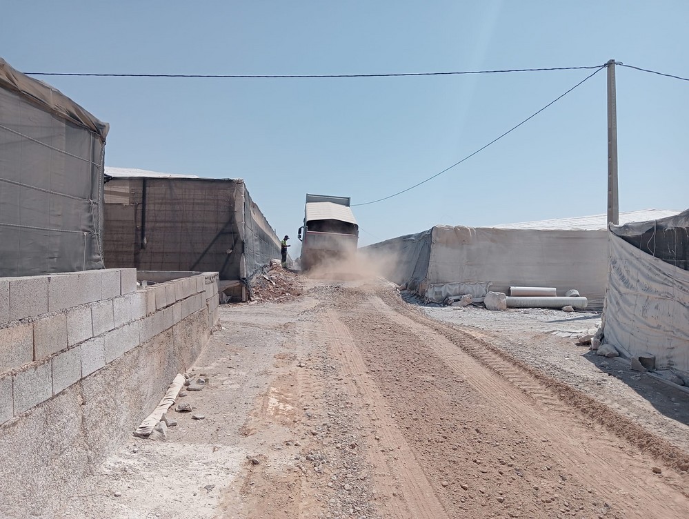 El Ejido refuerza la limpieza de los caminos rurales durante el período estival