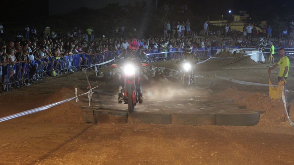 Berja vive la adrenalina y espectáculo del Campeonato de Andalucía de Enduro-Indoor
