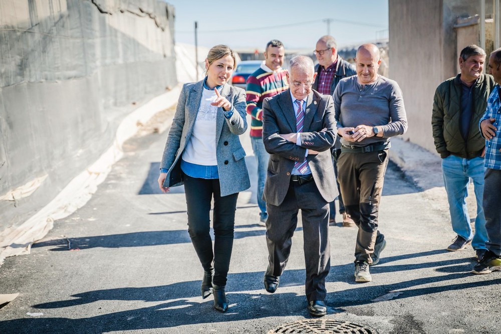 Roquetas de Mar impulsa un nuevo plan de mantenimiento de caminos rurales para reforzar la seguridad y el desarrollo agrícola
